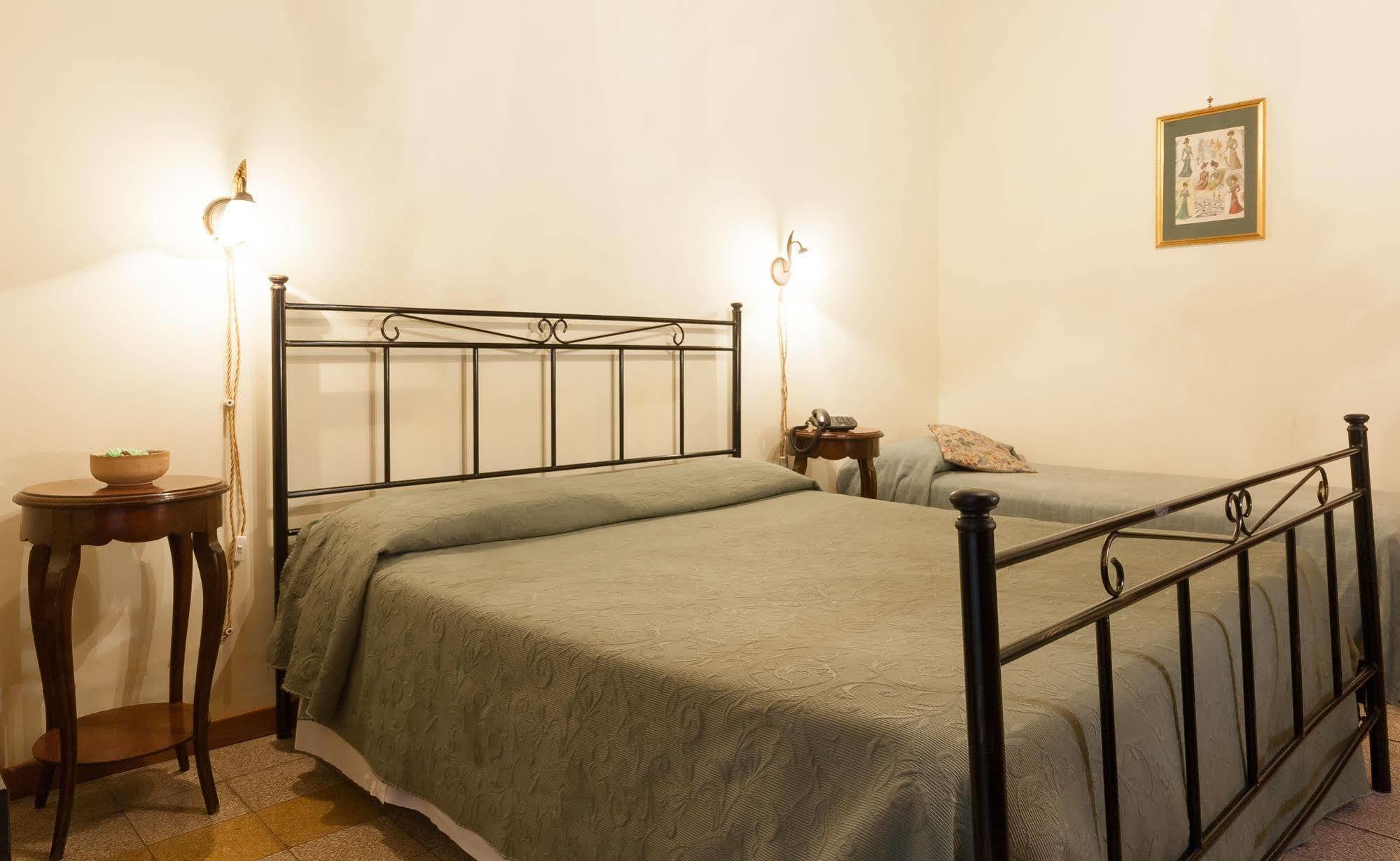 Dimora Storica Urbana Hotel Rome Exterior photo